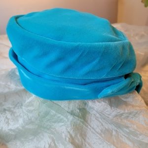 Vintage velvet pillbox hat